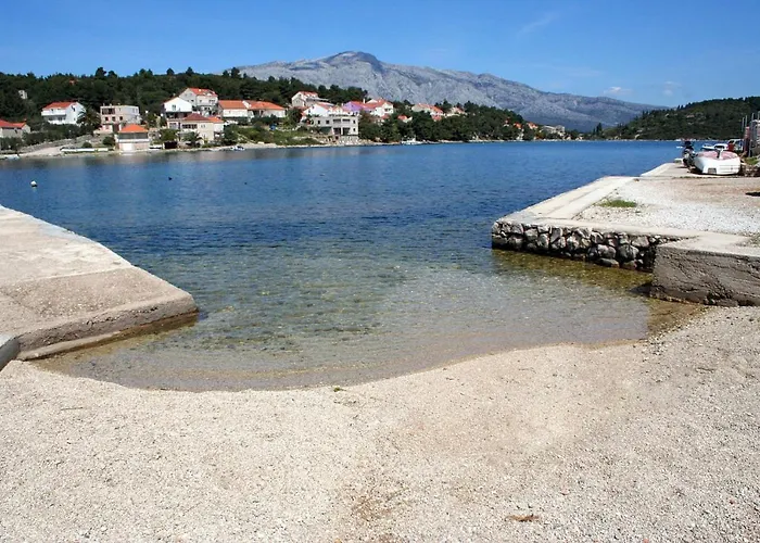 With Parking Space Lumbarda, Korcula - 18037 דירה לומבארדה