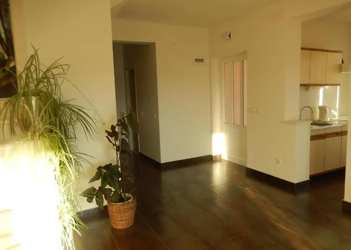 With Parking Space Lumbarda, Korcula - 18037 Apartman *